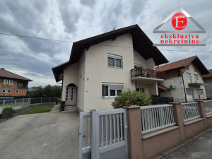 Moderno namještena, renovirana kuća na sprat ID: 4278/DŠ photo 3