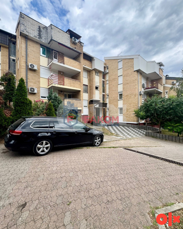 Iznajmljuje se namješten dvosoban stan u naselju Sunce 18