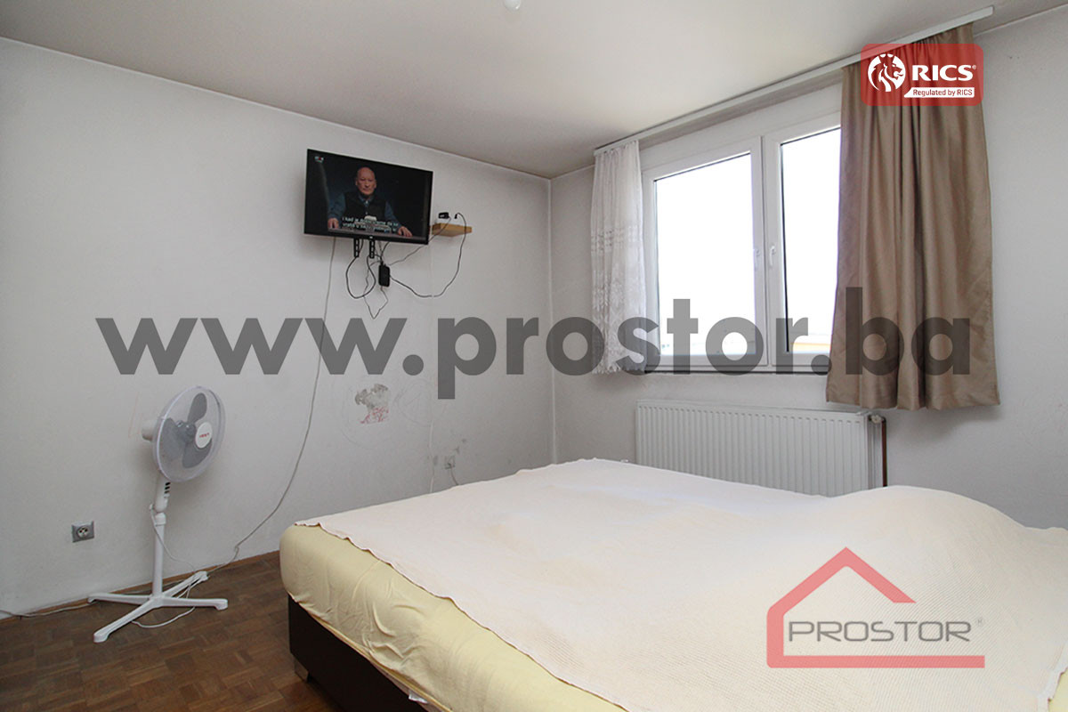 PROSTOR prodaje: Trosoban stan sa lođom, Alipašino polje 5