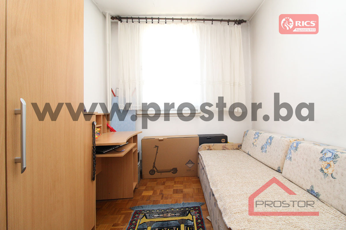 PROSTOR prodaje: Trosoban stan sa lođom, Alipašino polje 8