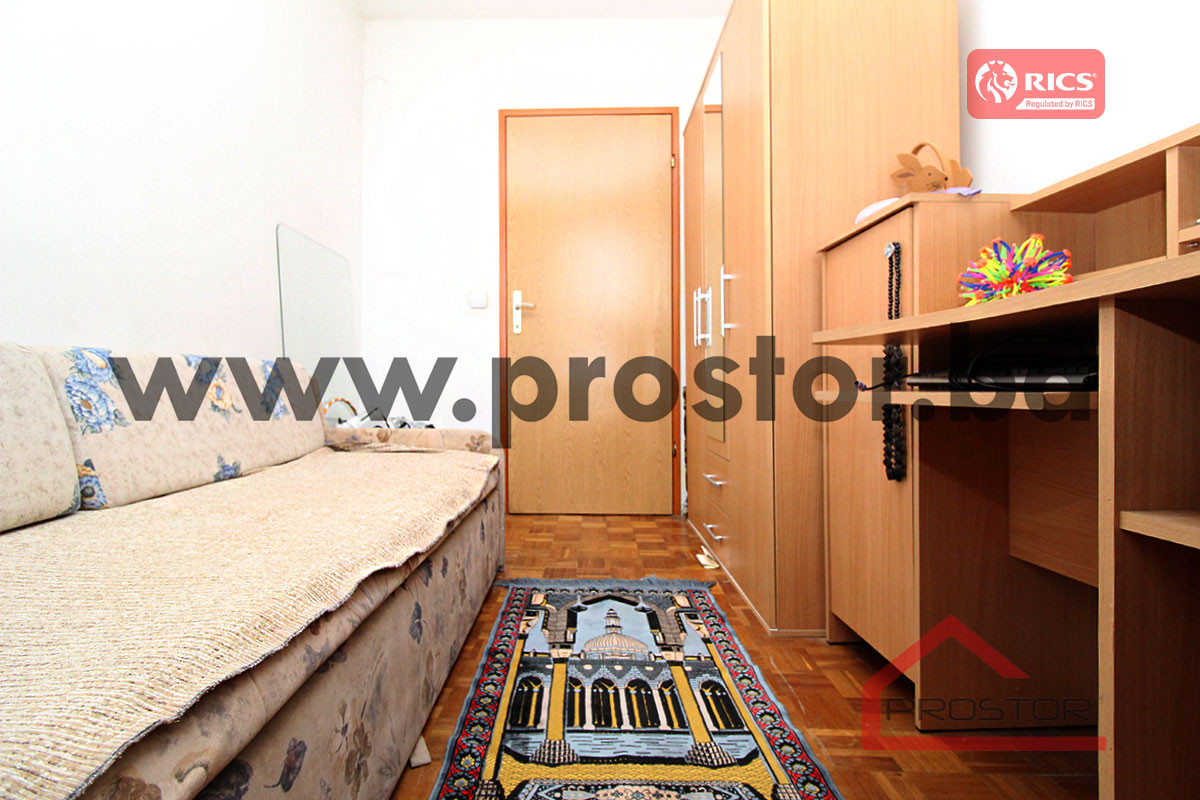 PROSTOR prodaje: Trosoban stan sa lođom, Alipašino polje 9