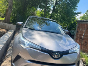 Toyota C-HR // 2017 // top stanje