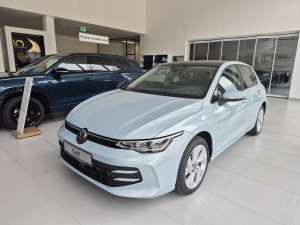 Volkswagen Golf Life Plus 1.5 eTSI DSG