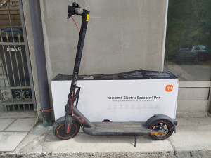 Xiaomi Electric Scooter 4 Pro Premium električni skuter