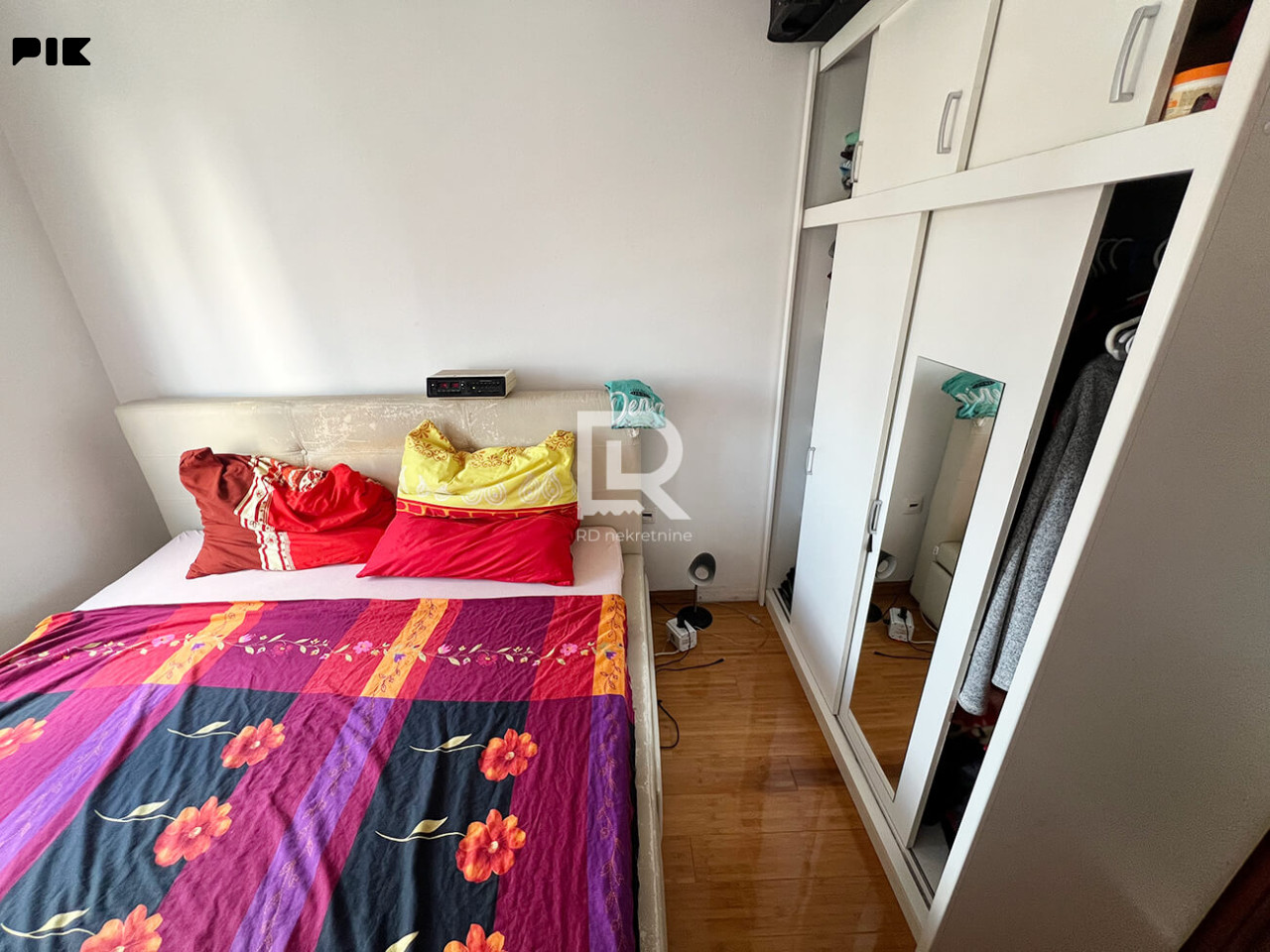 Na prodaju poslovni apartman, 45 m2, ulica Mladena Stojanovića 9