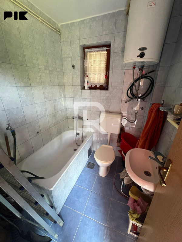 Na prodaju vikendica u Čelincu 40 m2, na placu od 1350 m2 16