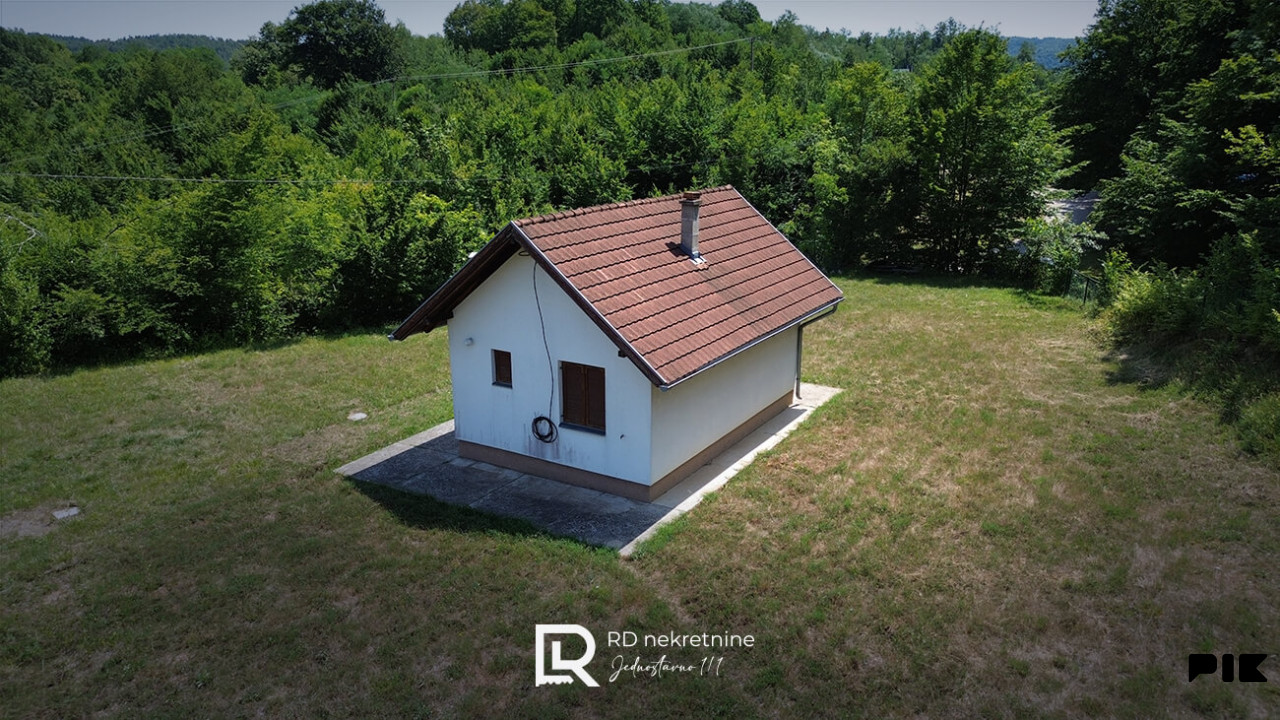 Na prodaju vikendica u Čelincu 40 m2, na placu od 1350 m2 7