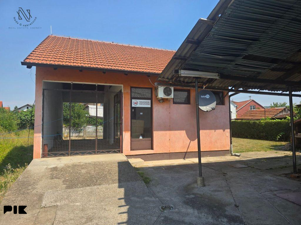 Kuća sa 5 apartmana i poslovnim prostorom u Budzaku 5