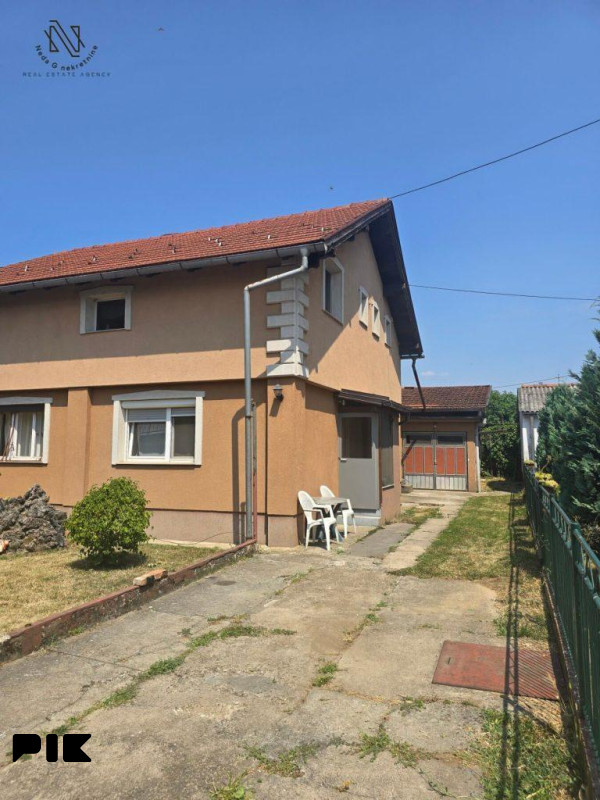 Kuća sa 5 apartmana i poslovnim prostorom u Budzaku 3