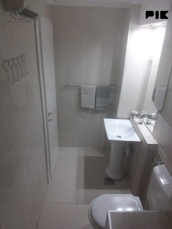 Kuća sa 5 apartmana i poslovnim prostorom u Budzaku 23