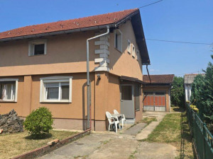 Kuća sa 5 apartmana i poslovnim prostorom u Budzaku photo 3