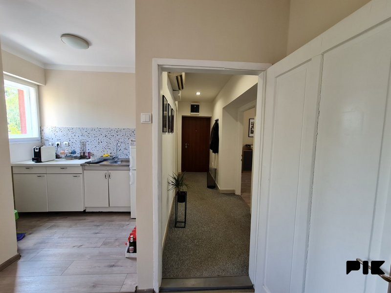 ODMAH USELJIV  - trosoban stan strogi centar Banja Luka 59m2 11
