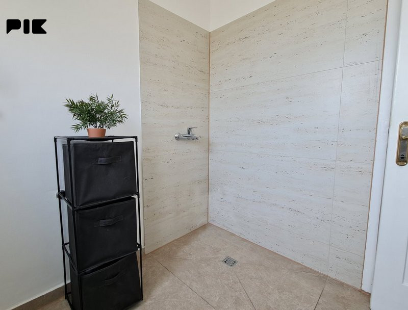 ODMAH USELJIV  - trosoban stan strogi centar Banja Luka 59m2 16