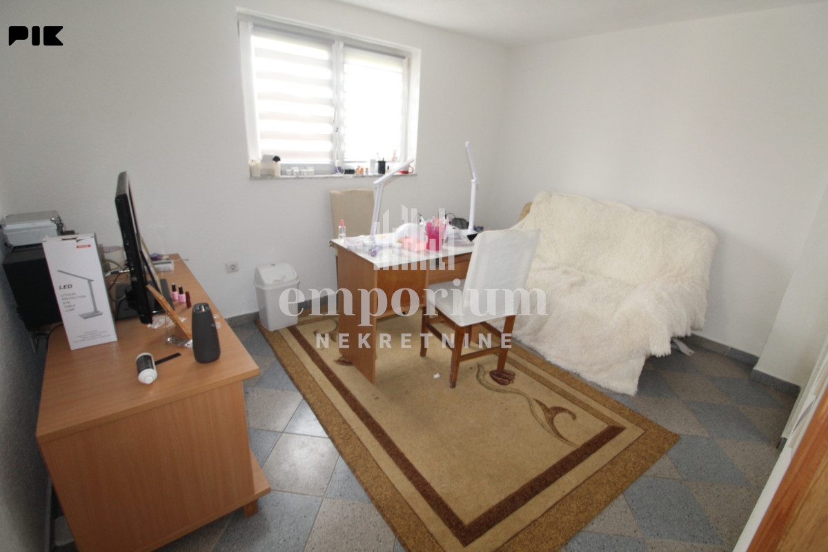 Useljiva kuća sa garažom u naselju Prijedor ID: 2756/BN 9