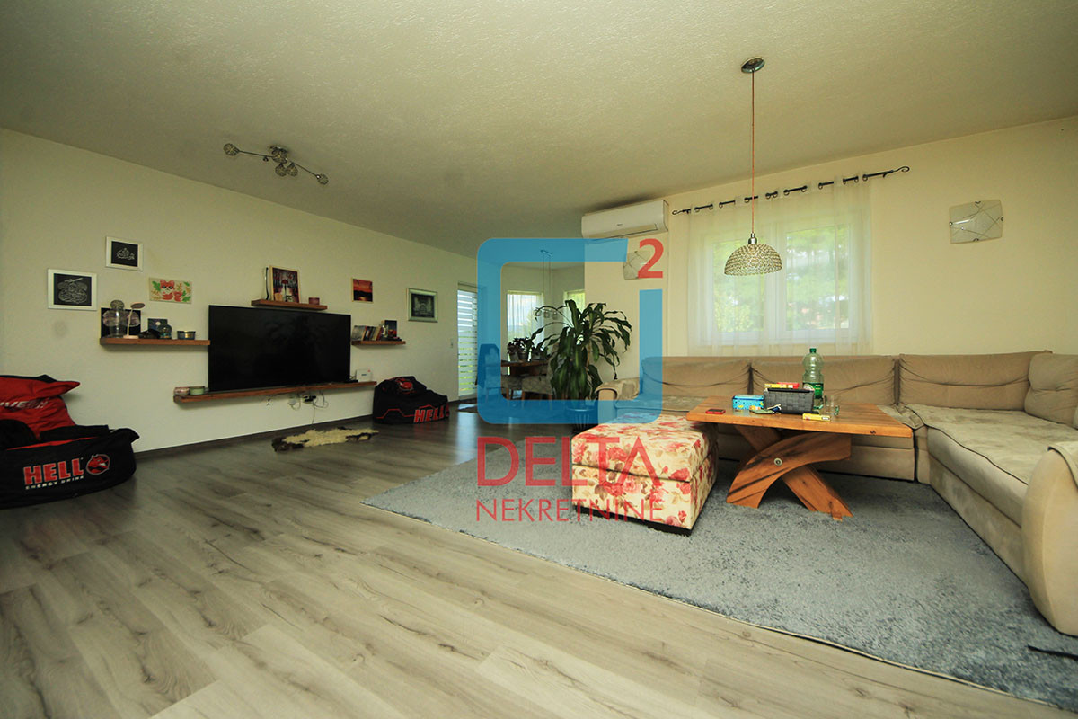 Kuća 136m2 / na parceli 3322m2 / garaža / Donja Bioča / Ilijaš 2