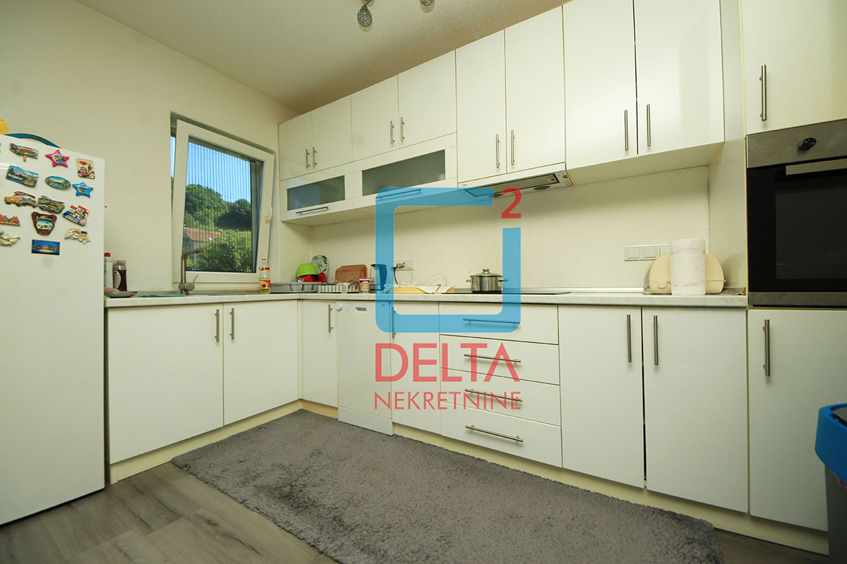 Kuća 136m2 / na parceli 3322m2 / garaža / Donja Bioča / Ilijaš 5