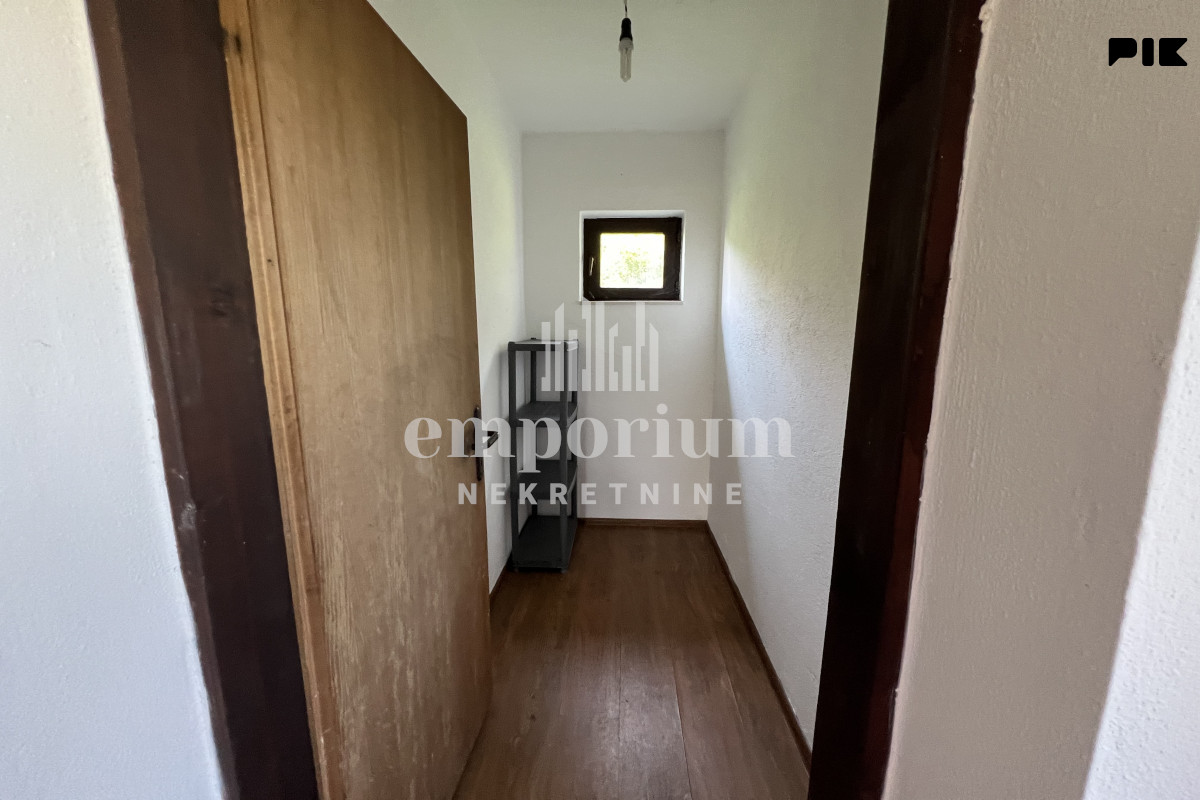 Kuća sa pomoćnim objektom i zemljištem od 14.034 m2 ID: 2754/EN 12
