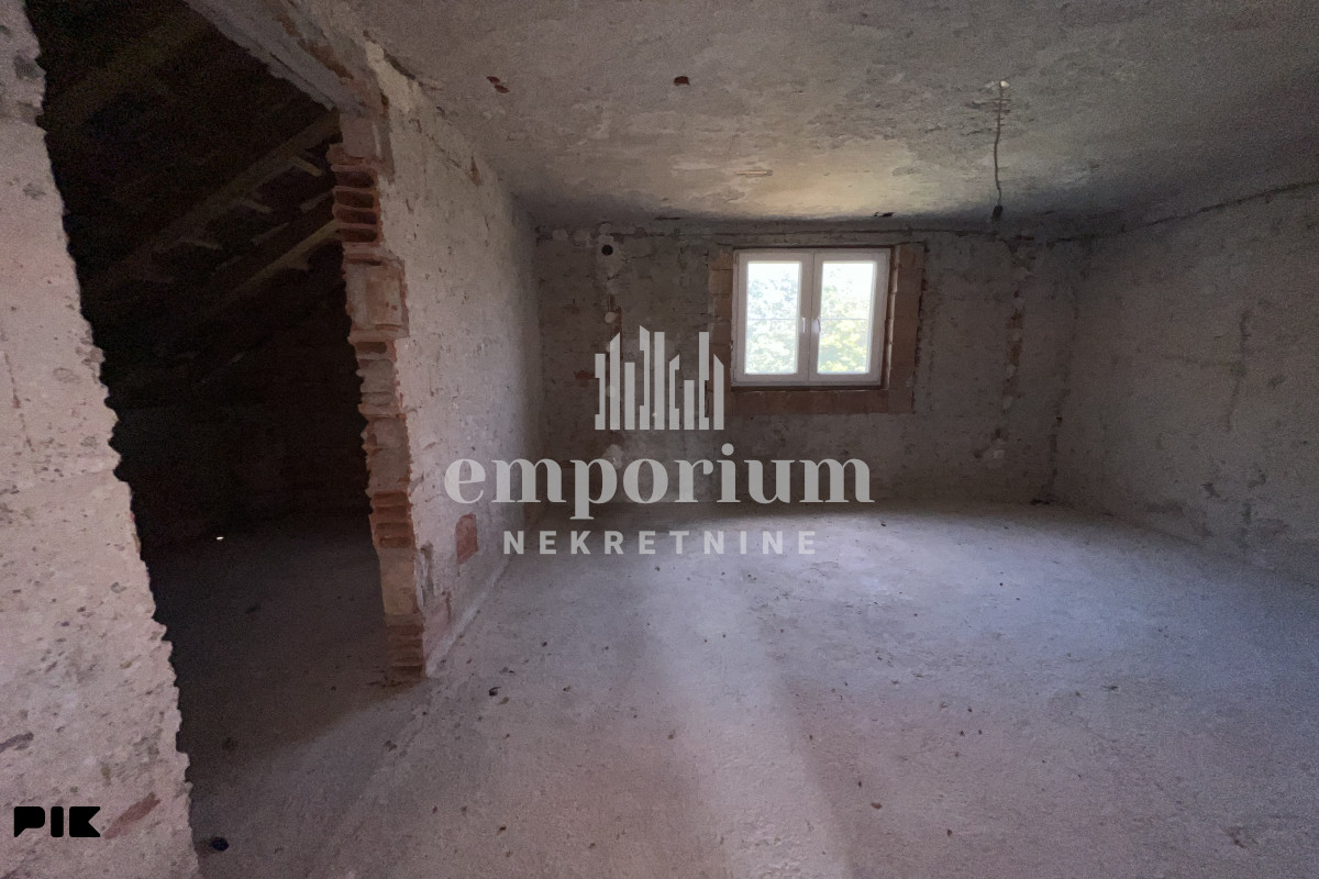 Kuća sa pomoćnim objektom i zemljištem od 14.034 m2 ID: 2754/EN 14