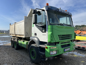 IVECO trakker kiper 13m3