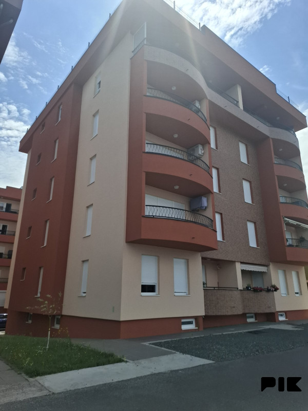 Stan Gradiška 107m2 3