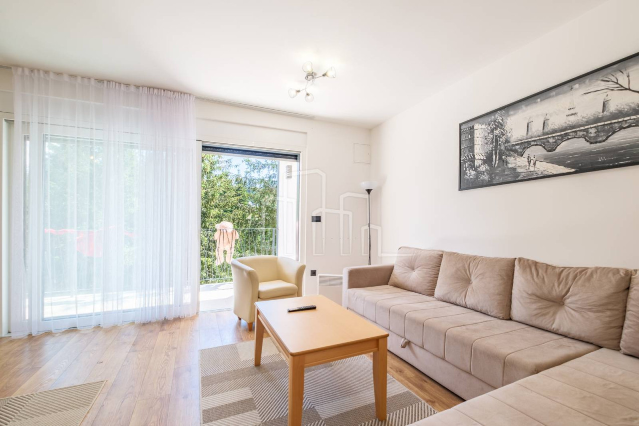 Prodaja apartman Jahorina Dvorišta opremljen dva balkona parking