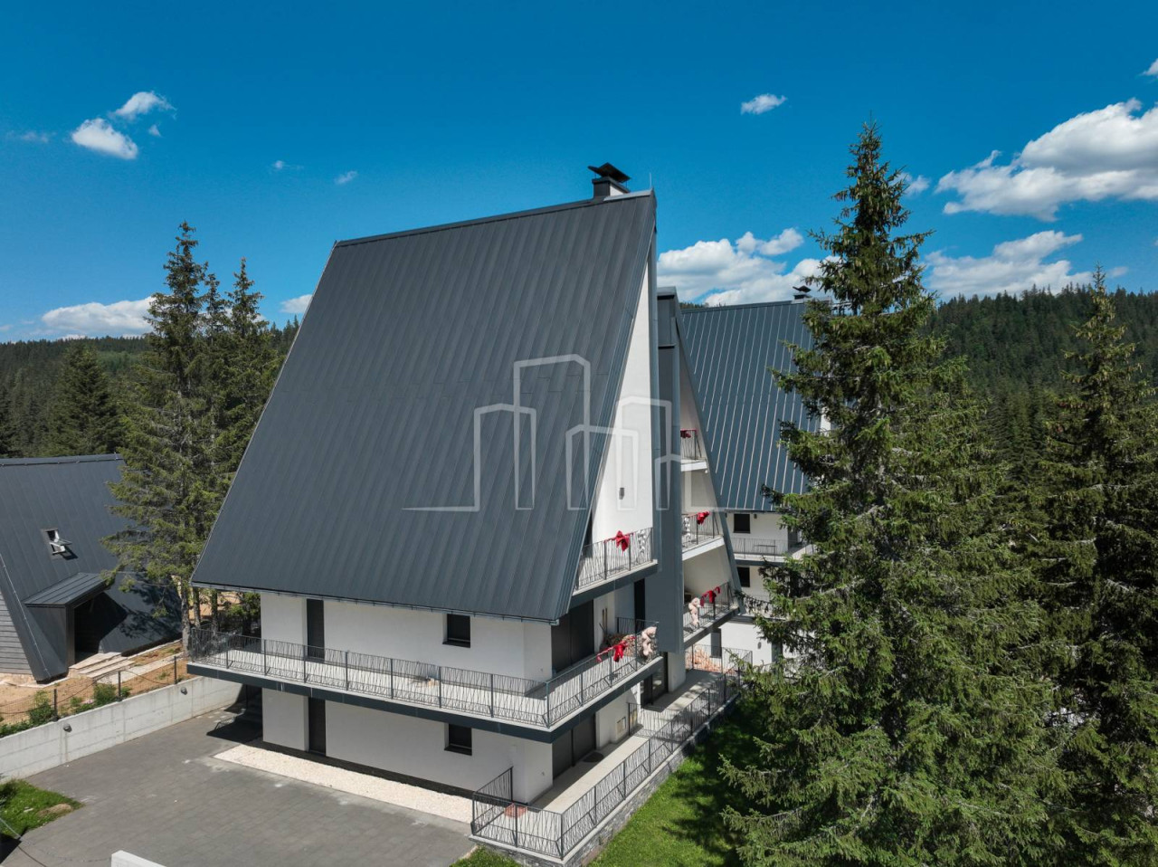 Prodaja apartman Jahorina Dvorišta opremljen dva balkona parking 20