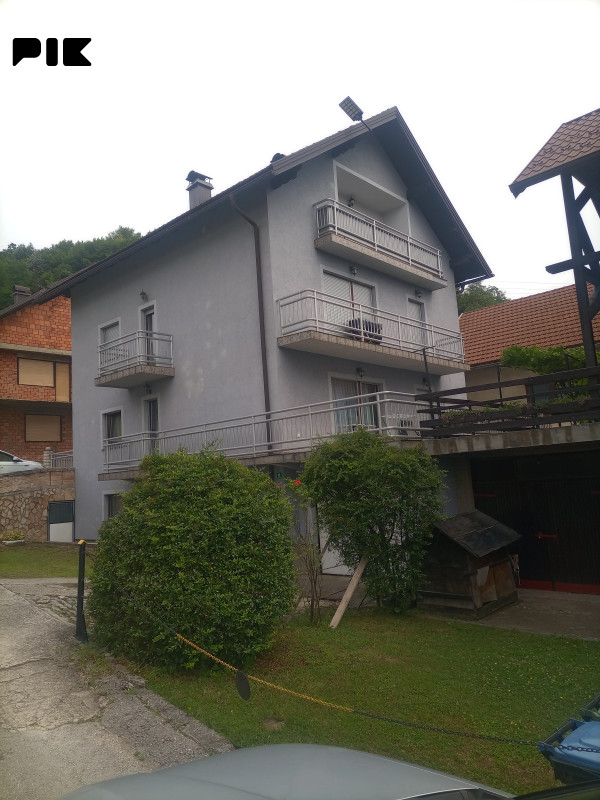 Kuća Zavidovići 400m2 (cetiri sprata)  tel: 061 868-527