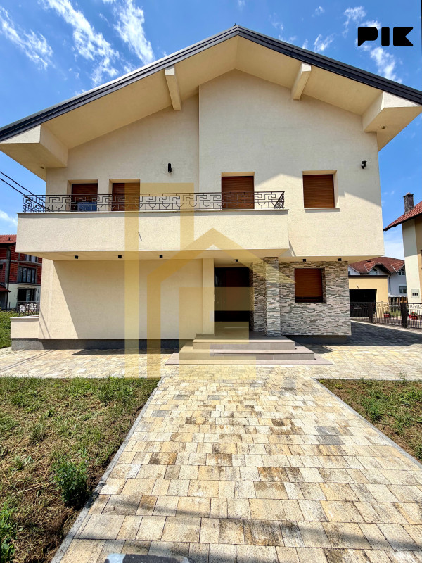 Na prodaju potpuna nova LUX kuća u mirnom naselju