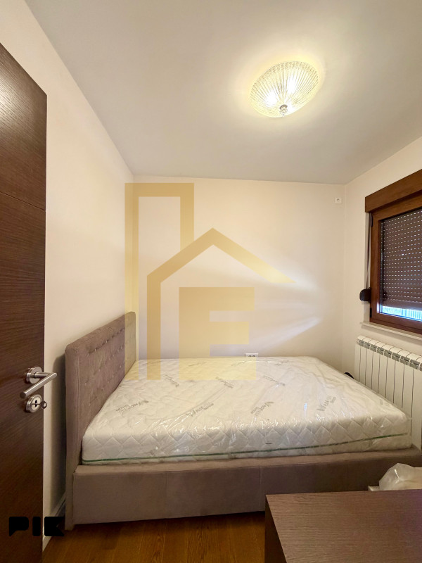 Na prodaju potpuna nova LUX kuća u mirnom naselju 11
