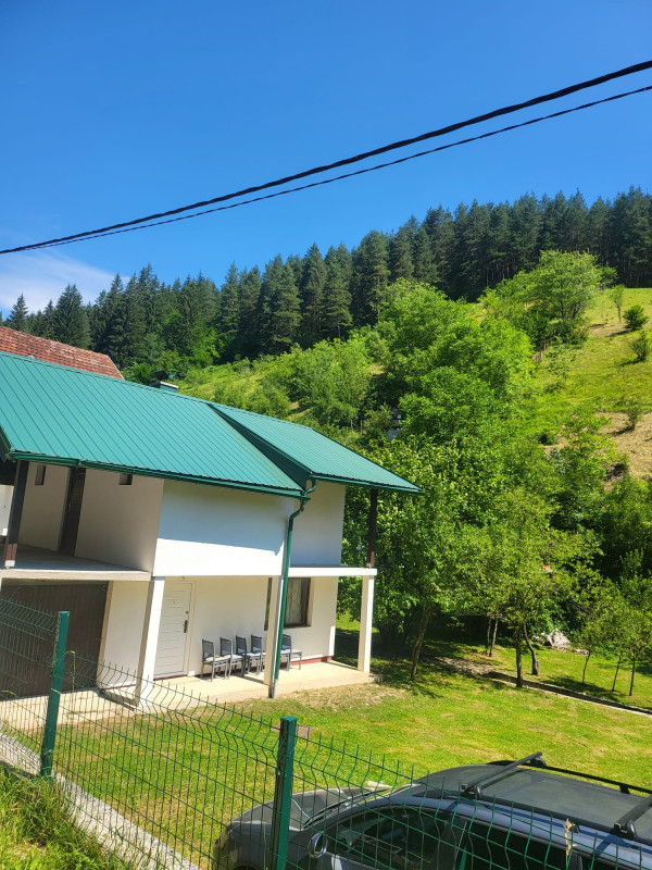Sigenx prodaje zemljište/kuću/Srednje/Moševići 2