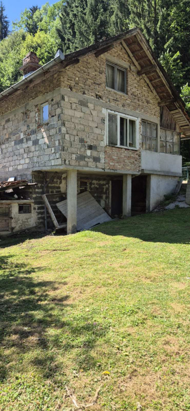 Sigenx prodaje zemljište/kuću/Srednje/Moševići 3