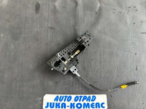 Prednji desni nosac rucke steke vrata Audi A4 8K 08-