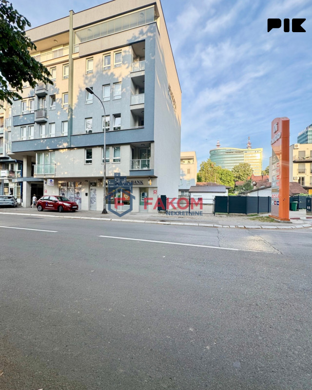 Iznajmljuje se poslovni prostor (kuća) na atraktivnoj lokaciji 7