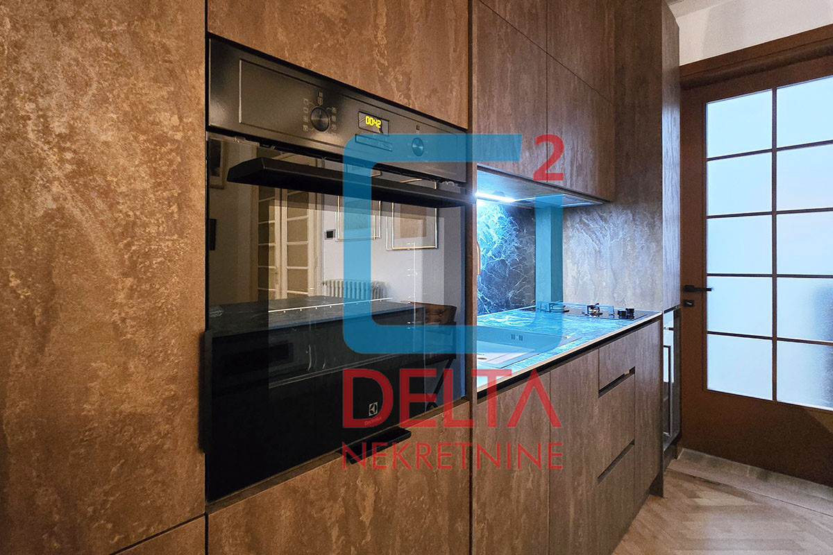 Adaptiran petosoban stan / 137m2/ 2.sprat / Maršala Tita / Centar 6