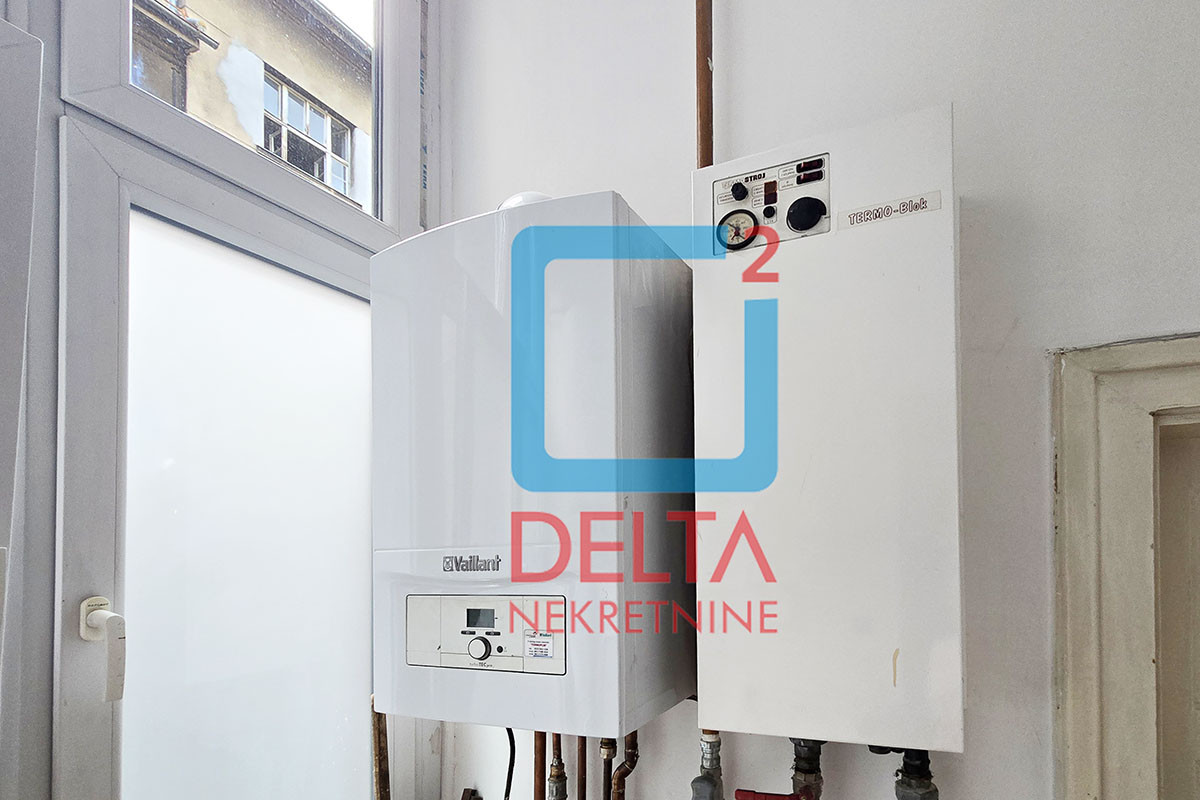 Adaptiran petosoban stan / 137m2/ 2.sprat / Maršala Tita / Centar 28