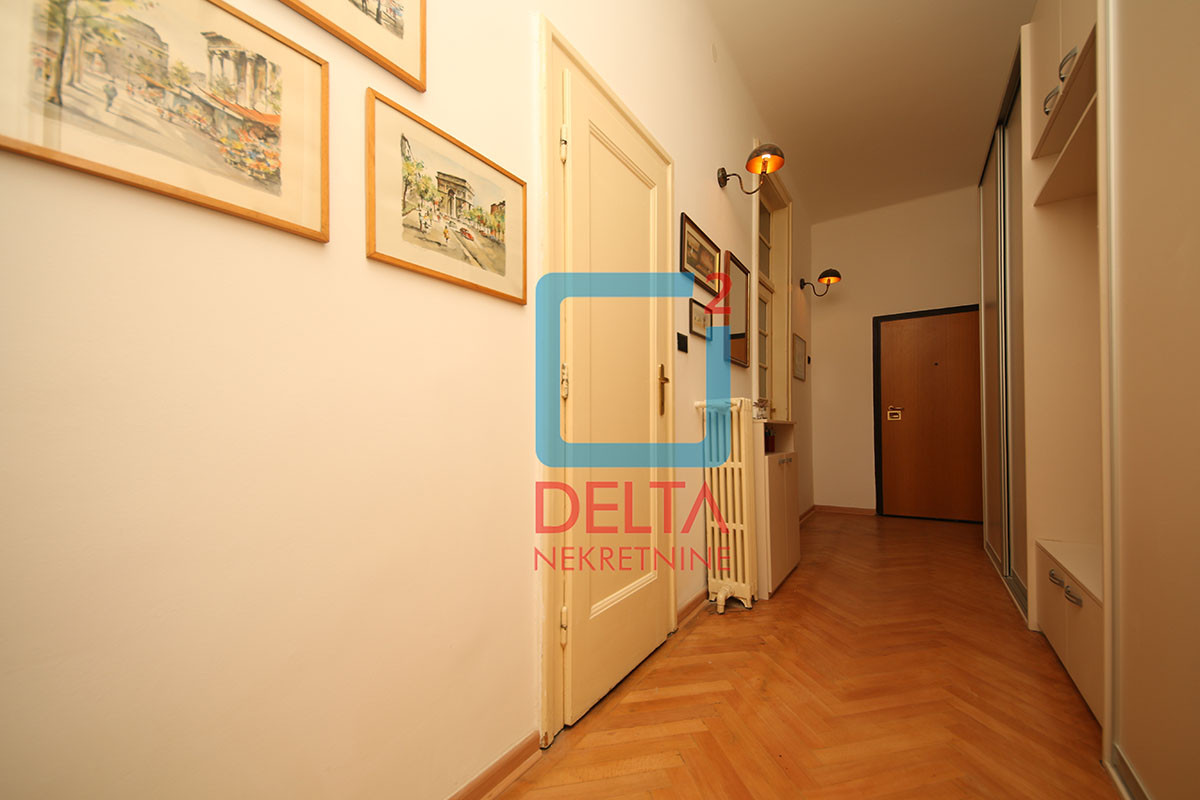 Adaptiran petosoban stan / 137m2/ 2.sprat / Maršala Tita / Centar 29