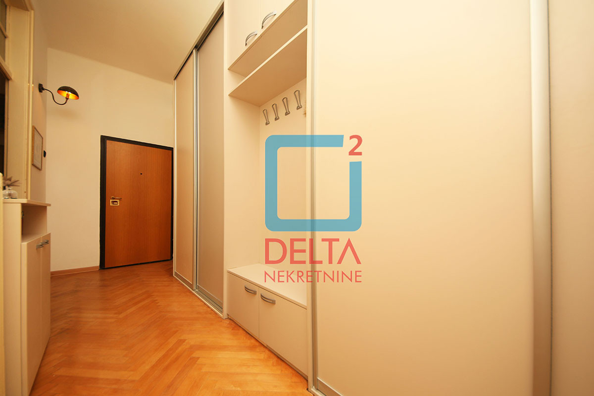 Adaptiran petosoban stan / 137m2/ 2.sprat / Maršala Tita / Centar 30