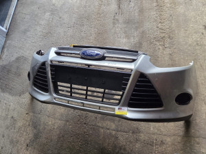 Prednji branik Ford Focus 2014 karavan