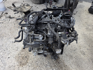 Motor 1.6 tdi 77 kw CAY golf 6 passat 6 7 audi a3 leon octavia