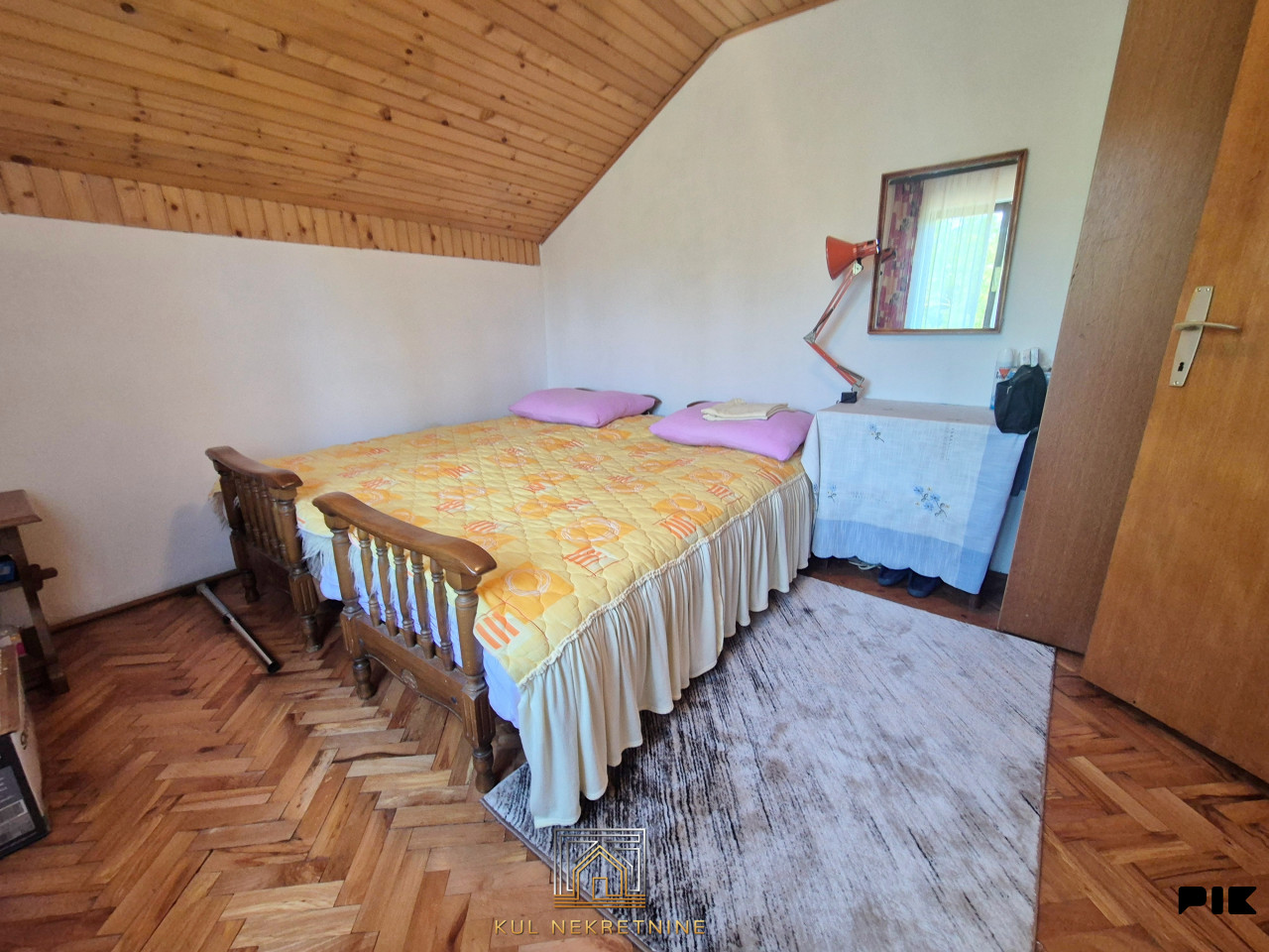 Na prodaju manja kuća u Mašićima 9
