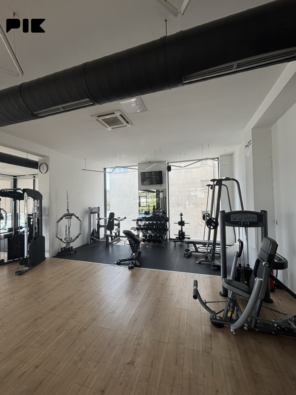 Fitness Centar Kompletno Opremljen ! 7