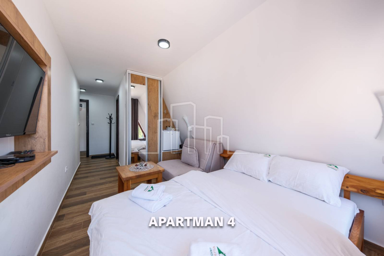 Vikend objekat sa 5 apartmana na Jahorini prodaja 36