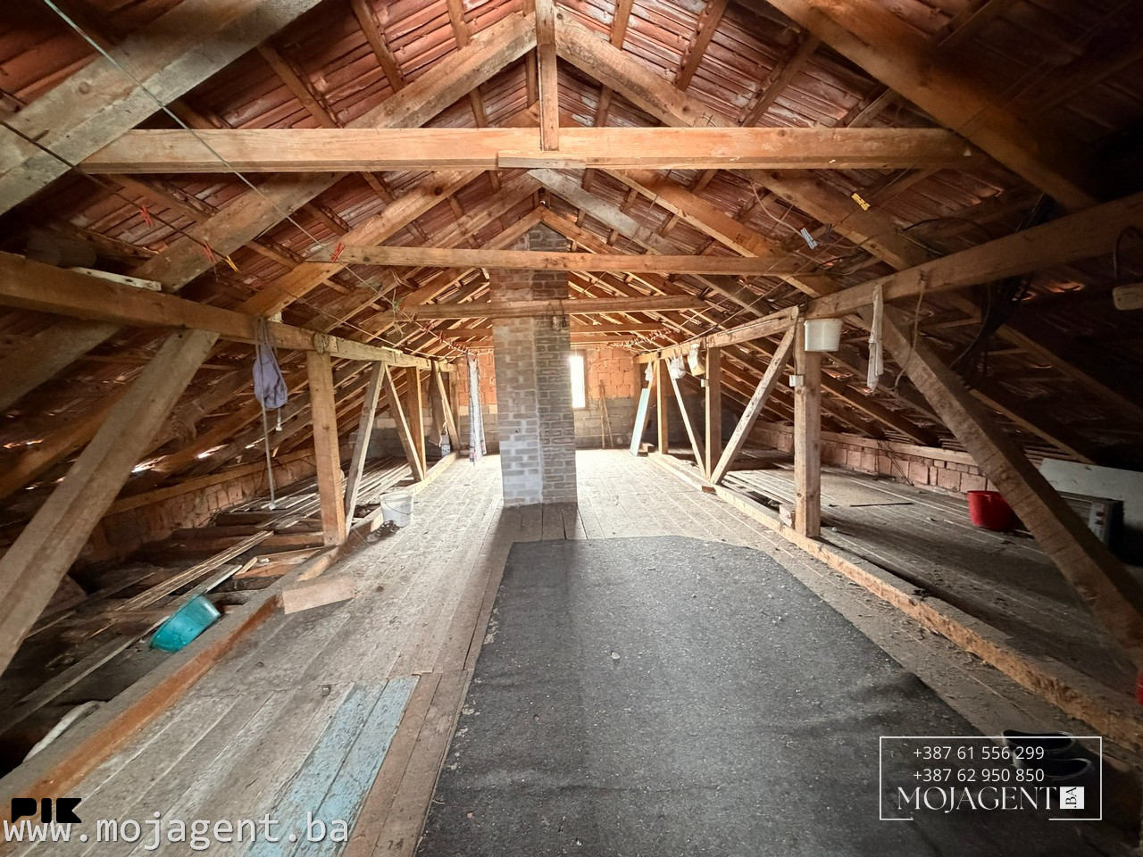 Kuća - Menjak - Hotonj - Ugorsko - Vogošća  www.mojagent.ba 9