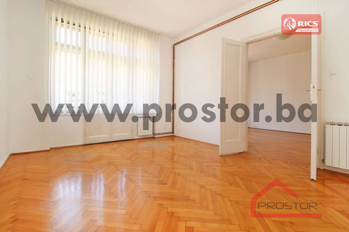 PROSTOR izdaje: Šestosoban stan/kancelarijski prostor, Centar 3