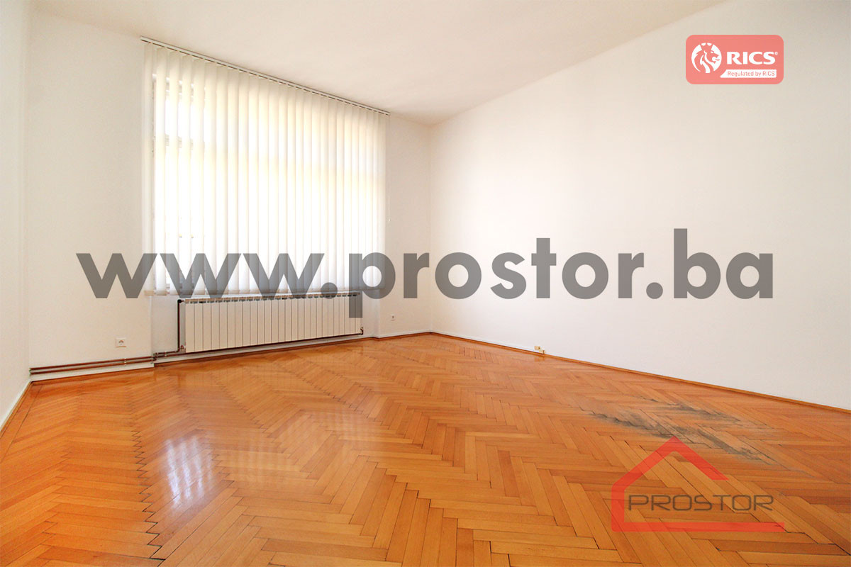 PROSTOR izdaje: Šestosoban stan/kancelarijski prostor, Centar 6