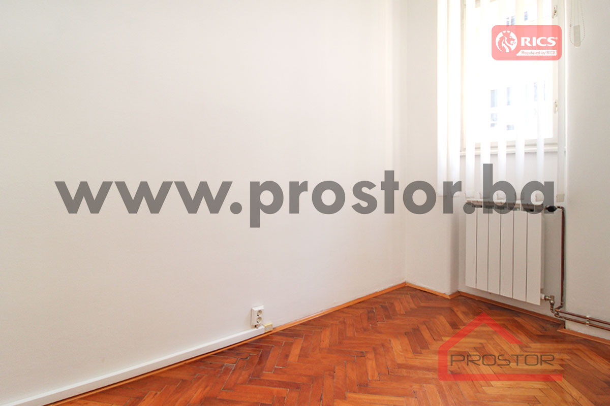 PROSTOR izdaje: Šestosoban stan/kancelarijski prostor, Centar 7