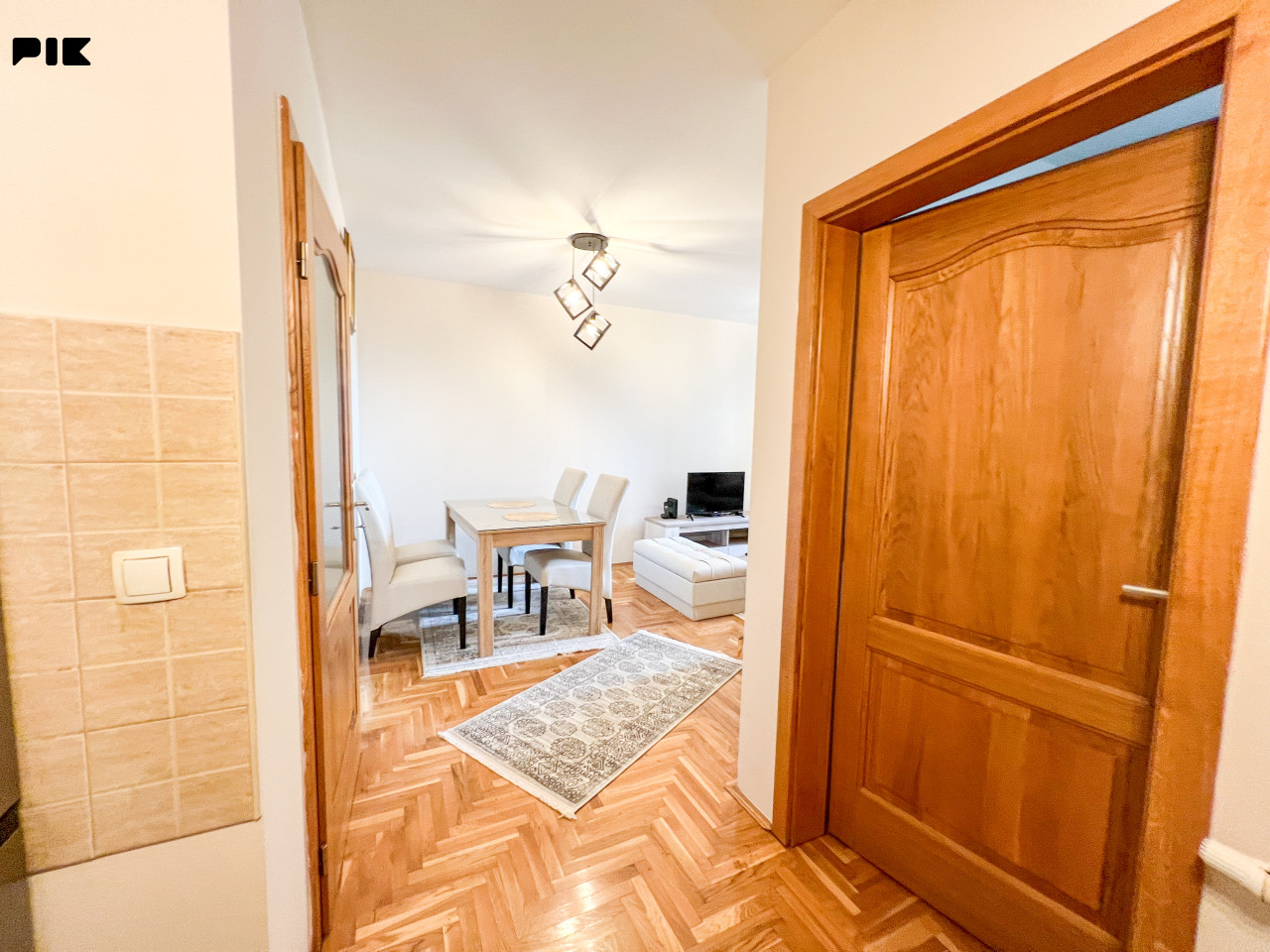 Dvosoban stan Stup 45m2 sa 2 balkona photo 4
