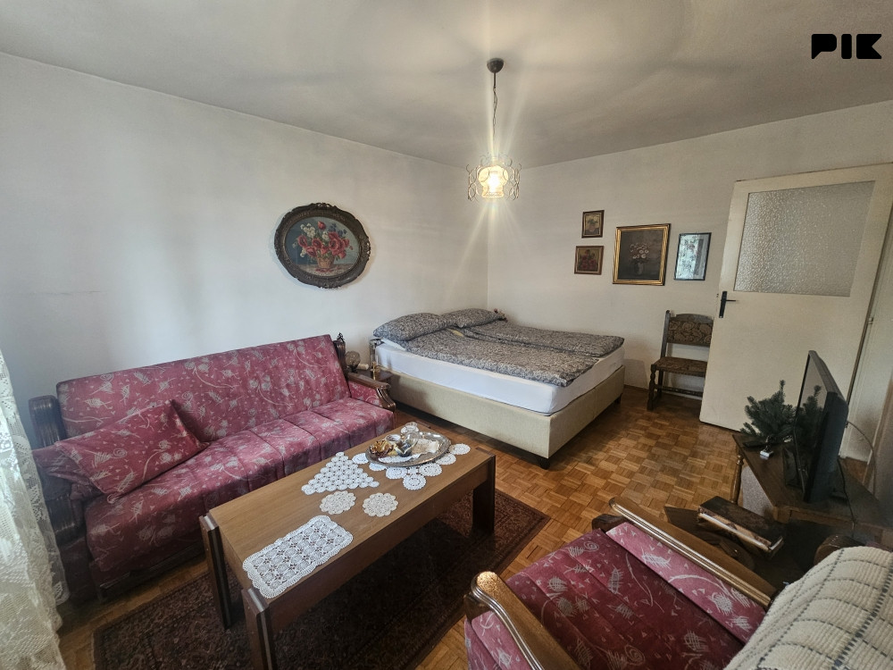 Jednosoban stan / Porodice Ribar / Hrasno 7