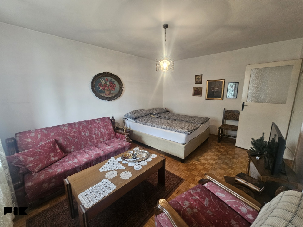 Jednosoban stan / Porodice Ribar / Hrasno 8