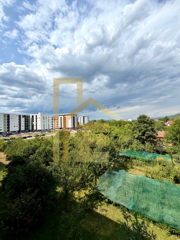 Iznajmljujemo NOV trosoban stan sa garažom, naselje Lazarevo 25